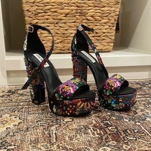 STEVE MADDEN HEELS